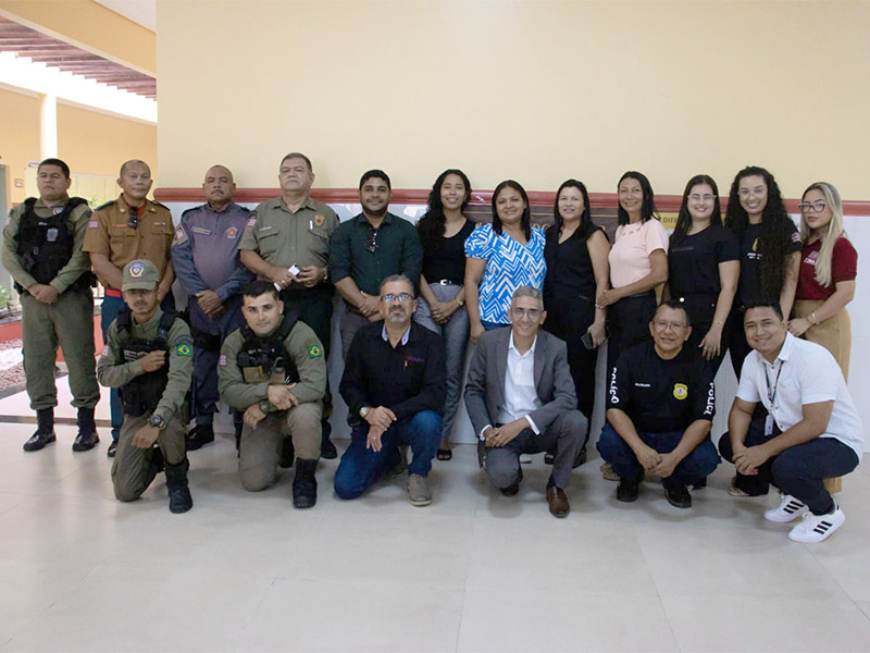 Palestra conscientiza estudantes sobre os efeitos negativos das drogas em Cândido Mendes